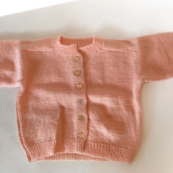 Pink hand knit sweater with dog buttons​ - Picture 2 of 14